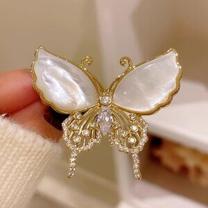 Fashionable Cute Insect Butterfly Brooch